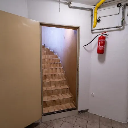 Apartment Business In Ruhiger Lage Lu Sued *
